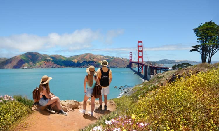 Tourists admiring San Francisco scenery