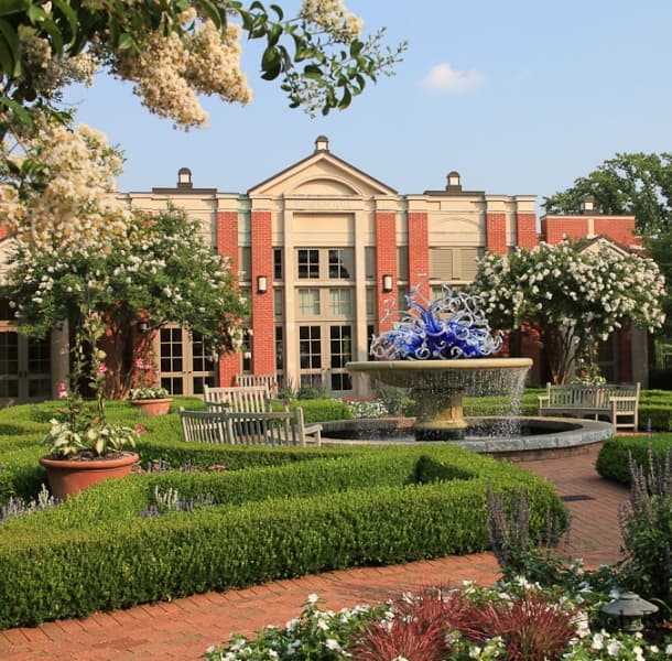 The outside of Mershon Hall at Atlanta Botanical Garden